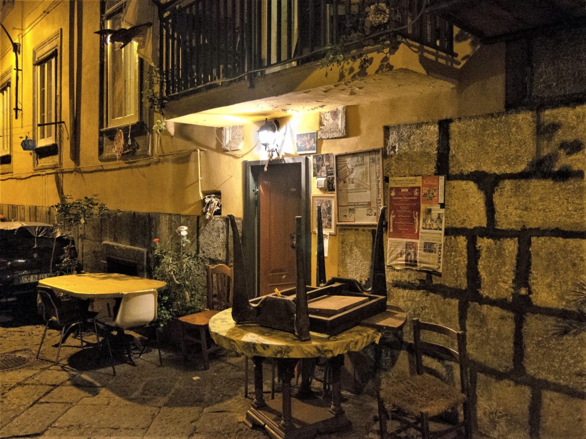 Geschichten aus Neapel die Figur des Pazzariello Italienreisen